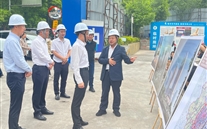 大渡口区常务副区长谢小刚调研8868体育平台中心项目，，，，，共破建设难题促发展